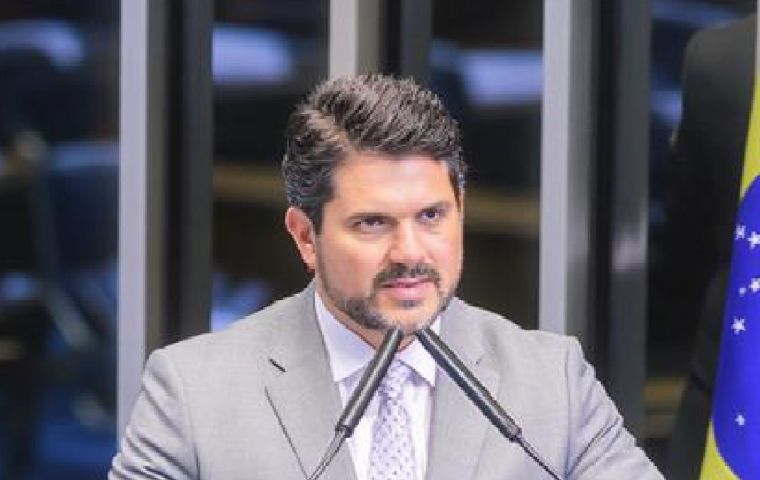 De Moraes allowed Do Val to exceed the 7 pm curfew if necessary to participate in Senate sessions