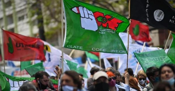 Uruguayan public sector unions call nationwide strike over inadequate wage proposal