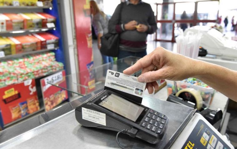 Supermarkets are decumulating stock amid waning consumption