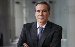 Not a single fingerprint of Nisman was found in the apartment where he lived