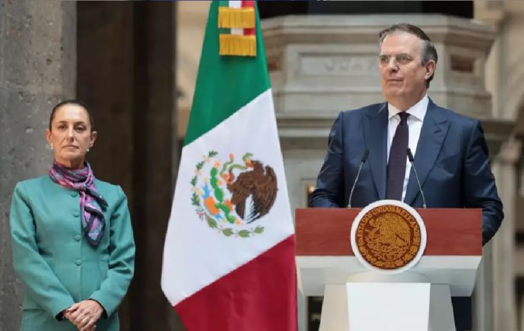 “We are no longer going to bring in footwear that did not pay VAT,” Ebrard underscored