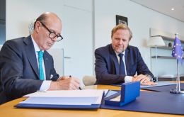The treaty was signed in Strasbourg by Montevideo's Ambassador to Paris, Enrique Emilio Loedel Soca