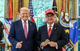 Leite wore a MAGA cap during the ceremony