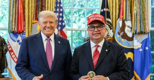 Trump welcomes new ambassadors from Uruguay and Paraguay