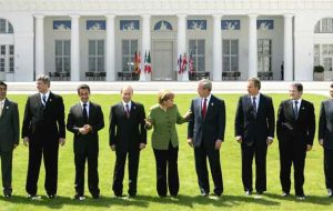 G8 leaders family photo in Heiligendamm