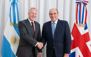 Argentine Cabinet chief Guillermo Francos received the visit of UK Ambassador David Cairns 