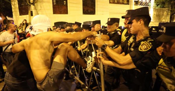 Protest in Asunción leaves at least 31 arrested