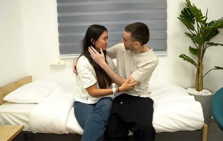 Avinatan Or reunites with his girlfriend, and former hostage, Noa Argamani, after being freed by Hamas after over two years in captivity in the Gaza Strip. (Pic IDF)