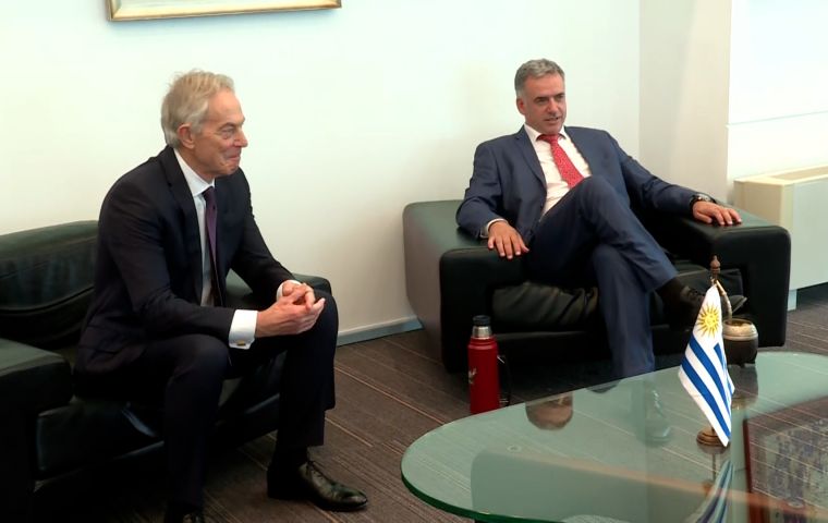 The former British Prime Minister met with Uruguay’s President at Torre Ejecutiva to strengthen cooperation between the government and the Tony Blair Institute for Global Change.