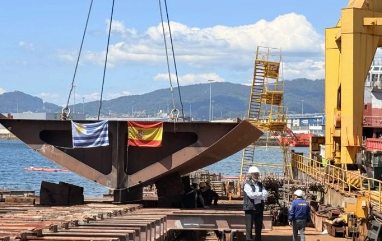 The contract, signed under former president Luis Lacalle Pou, called for the delivery of the ships to Uruguay’s National Navy to strengthen maritime surveillance and resource protection