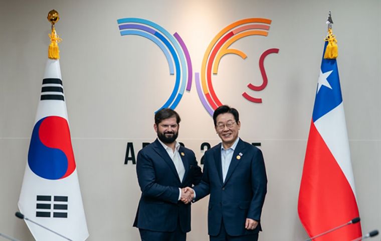 Lee and Boric pledged to combine South Korea's technology with Chile's energy and mineral resources. Photo: Presidency of Chile