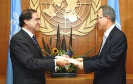 New Argentina UN ambassador Arguello with UN Secretary-General Ban Ki-moon