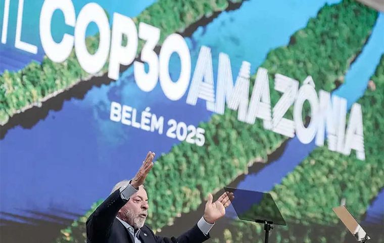 “We will be proud to remember that it was in the heart of the Amazon rainforest that we took this step together,” insisted Lula