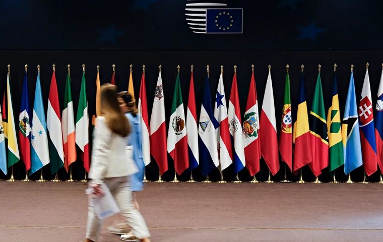 The encounter was attended by only nine heads of state or government, featuring numerous notable absences and last-minute cancellations