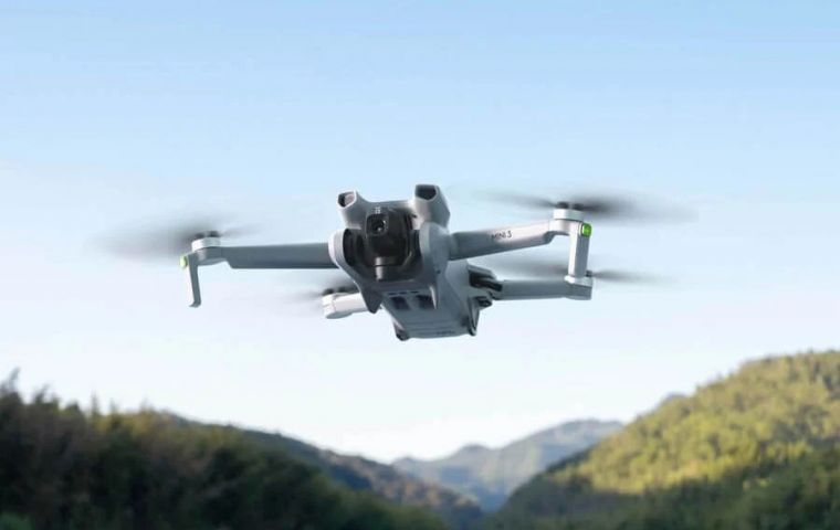 The pilot of any small unmanned aircraft (SUA) must not fly the SUA without first calling the air traffic service units at both Mount Pleasant and Stanley airports