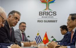 Carámbula underscored that the joint laboratory strengthens the country's science, technology, and innovation