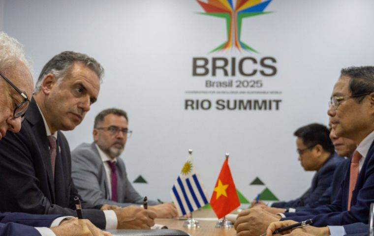 Carámbula underscored that the joint laboratory “strengthens the country's science, technology, and innovation” 