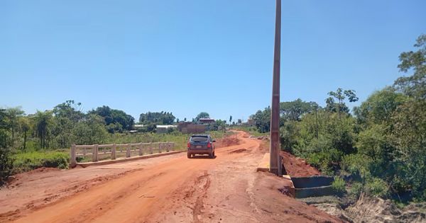 Embarrassing: Paraguayan gov't builds bridge inside private property