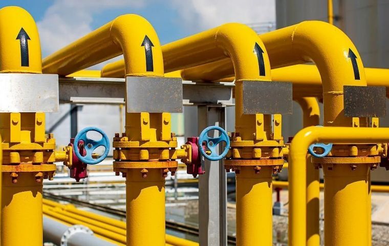 Cardona underlined the initiative's lower costs for the country