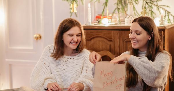 Why Parcel Delivery From the US to Europe Matters for Migrant Workers and Students