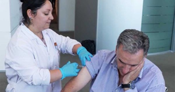 Uruguayan President vaccinated against measles