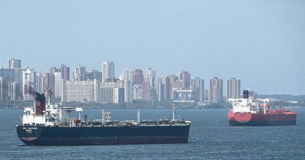 Trump orders total blockade of Venezuela's tankers
