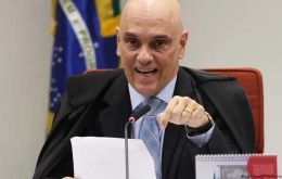 Bolsonaro's past actions render him a flight risk, De Moraes found