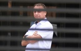 No cell phones, computers, or electronic devices will be allowed into Bolsonaro's room, De Moraes ruled