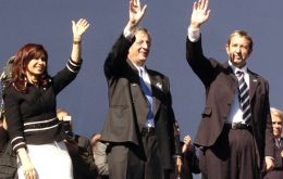 Sen. Fernandez, Pte. Kirchner and Gov. Cobos