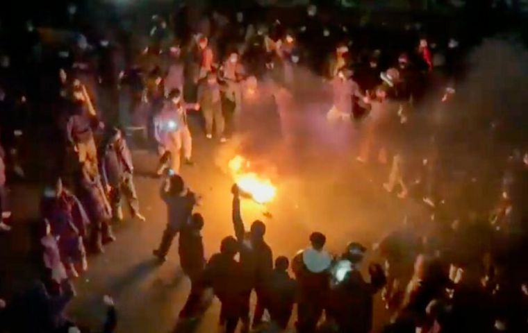 Those indexes measuring the number of pizzas and other delivery foods traded near the Pentagon in the wee hours of Monday soared