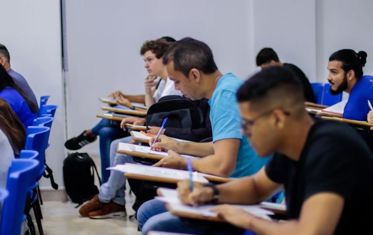 The measure would increase costs for foreign students who might prefer other Mercosur institutions