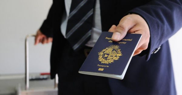 US to suspend immigrant visas for 75 countries, including Uruguay; Orsi calls it a “worrying signal”