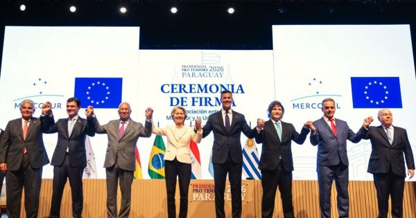 With Milei present and Lula absent, Mercosur and EU sign landmark deal in Asunción