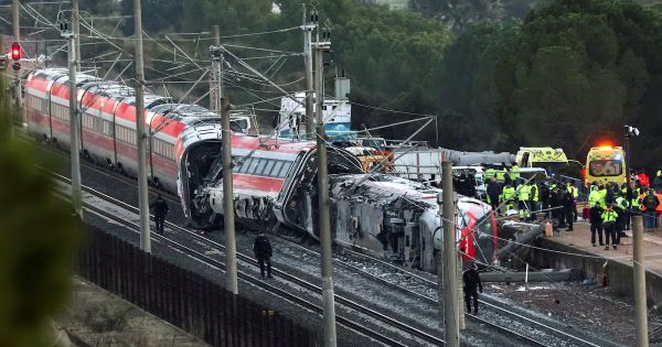 Spain: High-speed train derailment in Córdoba kills at least 39