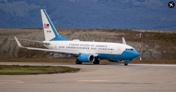 U.S. Air Force C-40 landing in Ushuaia fuels scrutiny of Argentina’s southern agenda