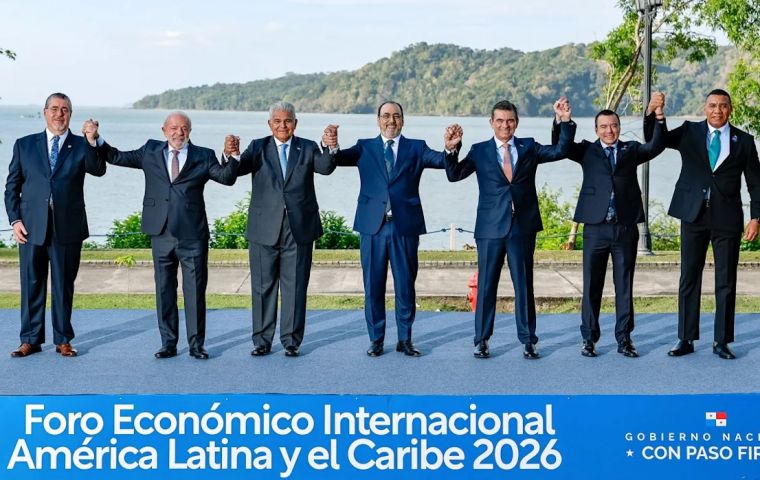 Bernardo Ar&eacute;valo, Luiz In&aacute;cio Lula da Silva, Jos&eacute; Ra&uacute;l Mulino, Sergio D&iacute;az-Granados, Rodrigo Paz, Daniel Noboa and Andrew Holness.