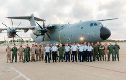 FAU reported that two Spanish Airbus A400M transport aircraft arrived at Brigada Aérea I (Carrasco) carrying six Eurocopter EC-120B “Colibrí” helicopters—three inside each aircraft