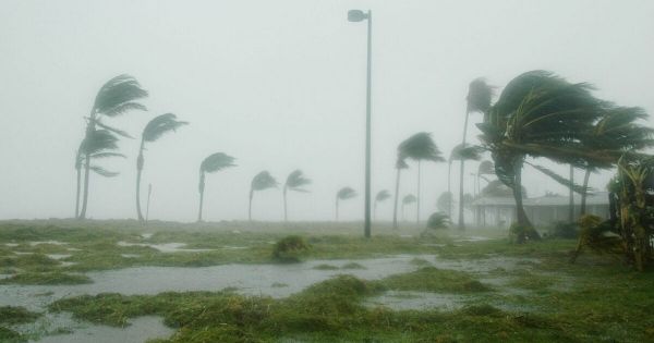 Extratropical cyclone strengthens off southern Brazil, raising flood and wind risks in Santa Catarina
