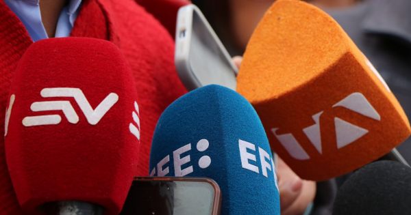 Ecuador military accused of restricting press access; HRW condemn