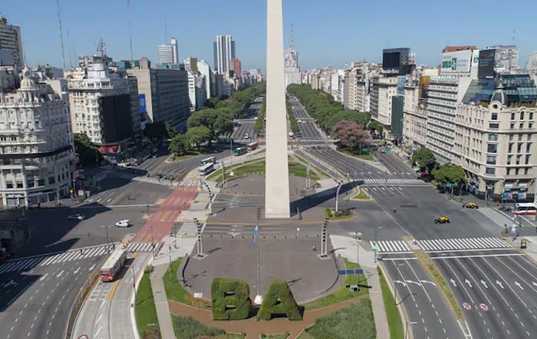 The strike followed a majority committee report advancing the bill and came ahead of a session the government expects to open with quorum