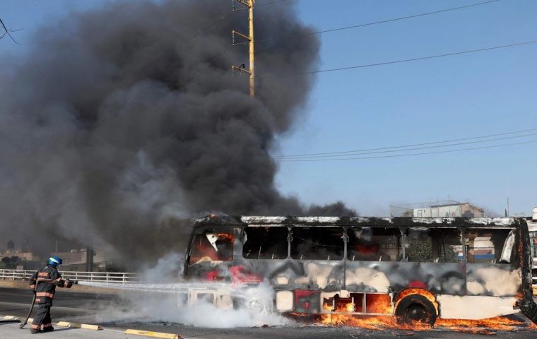 In Jalisco, Governor Pablo Lemus advised people not to use highways and said violent incidents had spread to &ldquo;at least five federal entities.&rdquo;