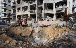 The renewed strikes follow Saturday&rsquo;s opening bombardment attributed to the United States and Israel