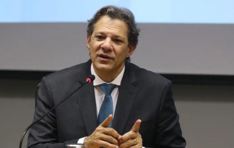 Haddad argued that Brazil is in a “very good moment” for attracting investment. He said that even if short-term turbulence emerges, it should not affect macroeconomic variables