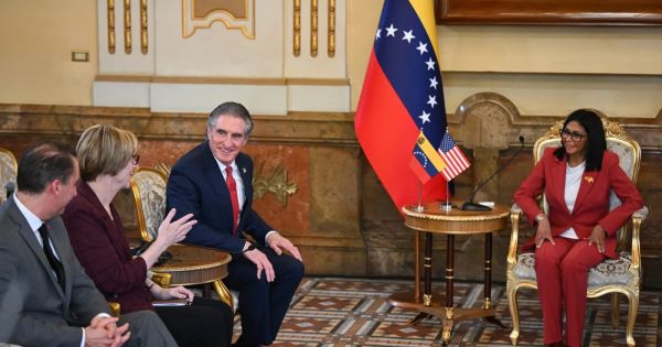 US interior secretary highlights Venezuela’s mineral wealth, says cooperation has “no limits”