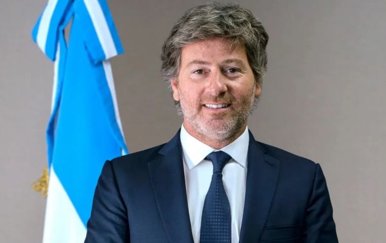 Mahiques, a Buenos Aires Province native and a University of Buenos Aires law graduate, built a career spanning the judiciary and executive branch roles