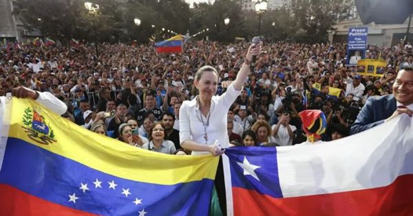 Thousands of Venezuelans in Santiago de Chile rally behind María Corina Machado