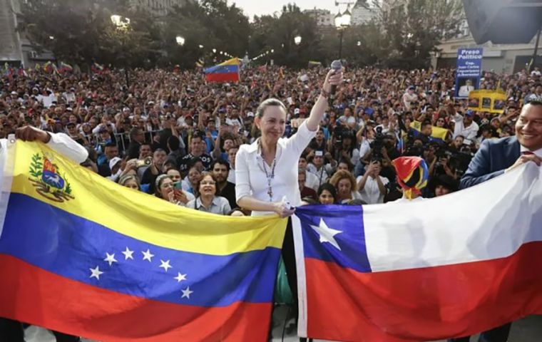 Chile hosts one of the largest Venezuelan communities in the region, and Machado&rsquo;s presence came amid a politically sensitive debate over migration, security and legal status