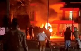 Videos and witness accounts from the night also included sounds resembling gunfire and reports of possible injuries during the later security operation