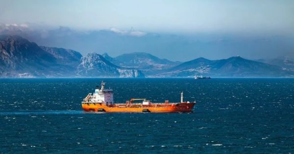 Oil tops US$100 a barrel as Middle East war and Hormuz disruption rattle markets