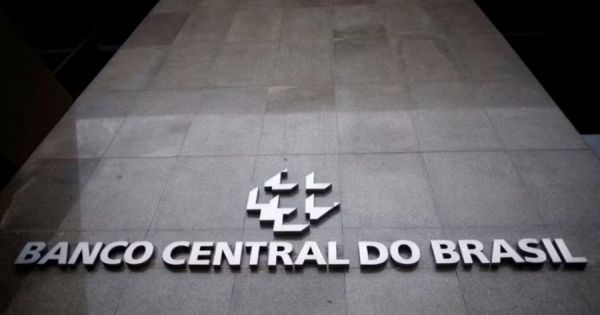 Brazil’s central bank starts easing cycle, cuts Selic rate to 14.75%